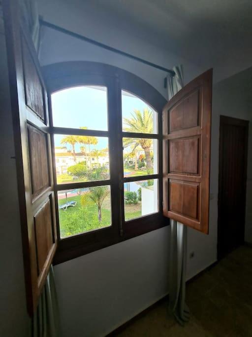Сasa de vacaciones Modern House With Large Pool! Estepona