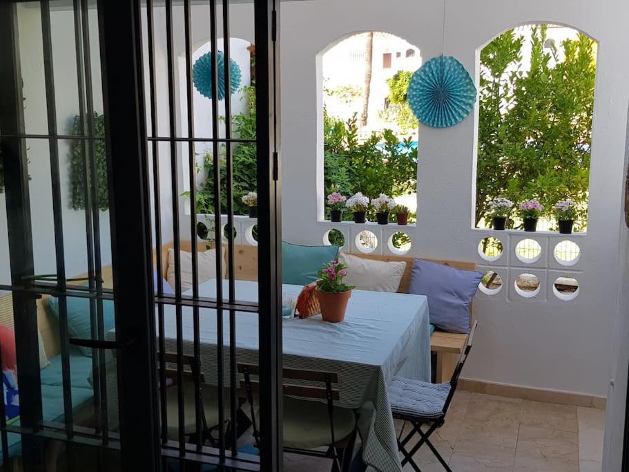 Modern House With Large Pool! Сasa de vacaciones Estepona